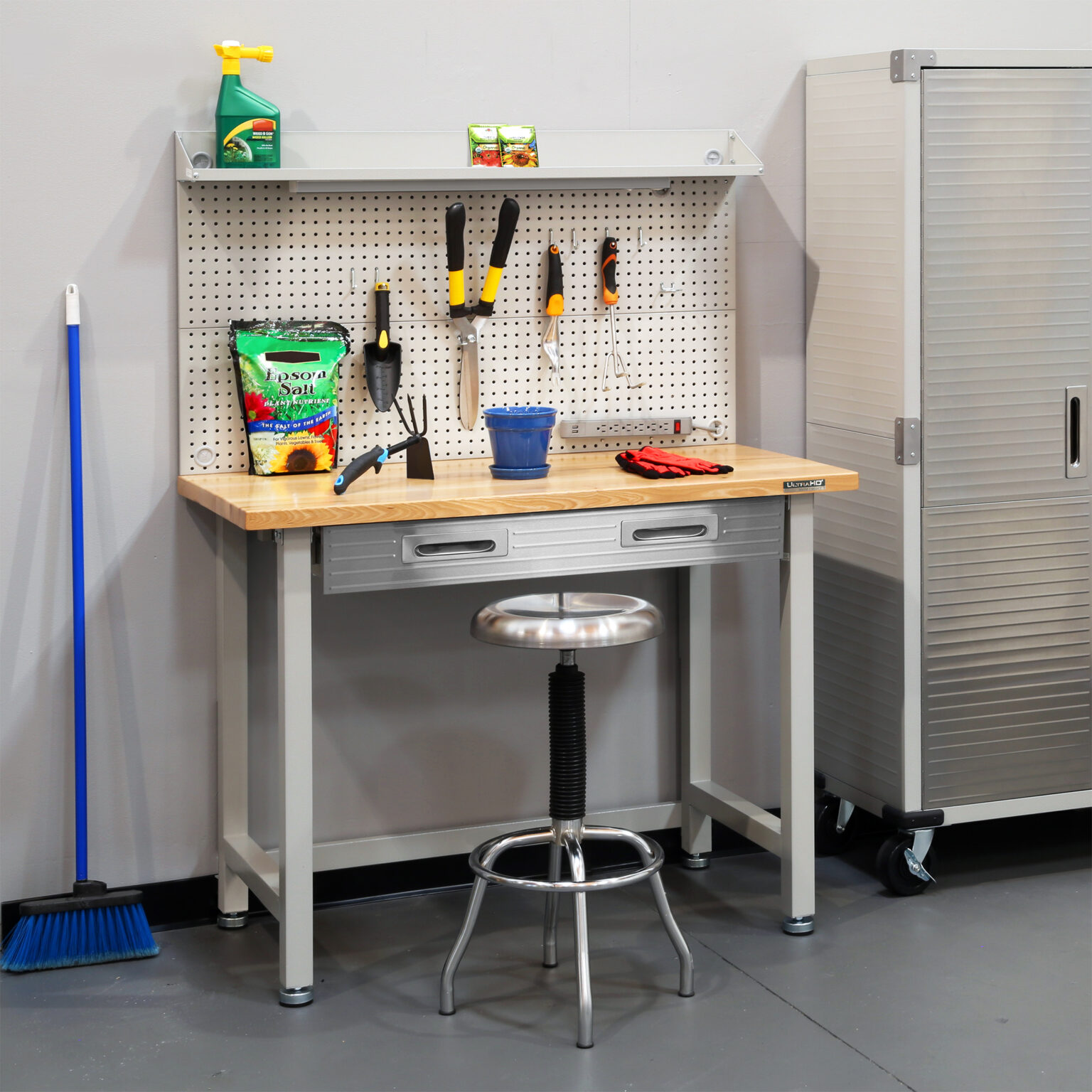 Seville Classics UltraHD Commercial HeavyDuty Workcenter, with