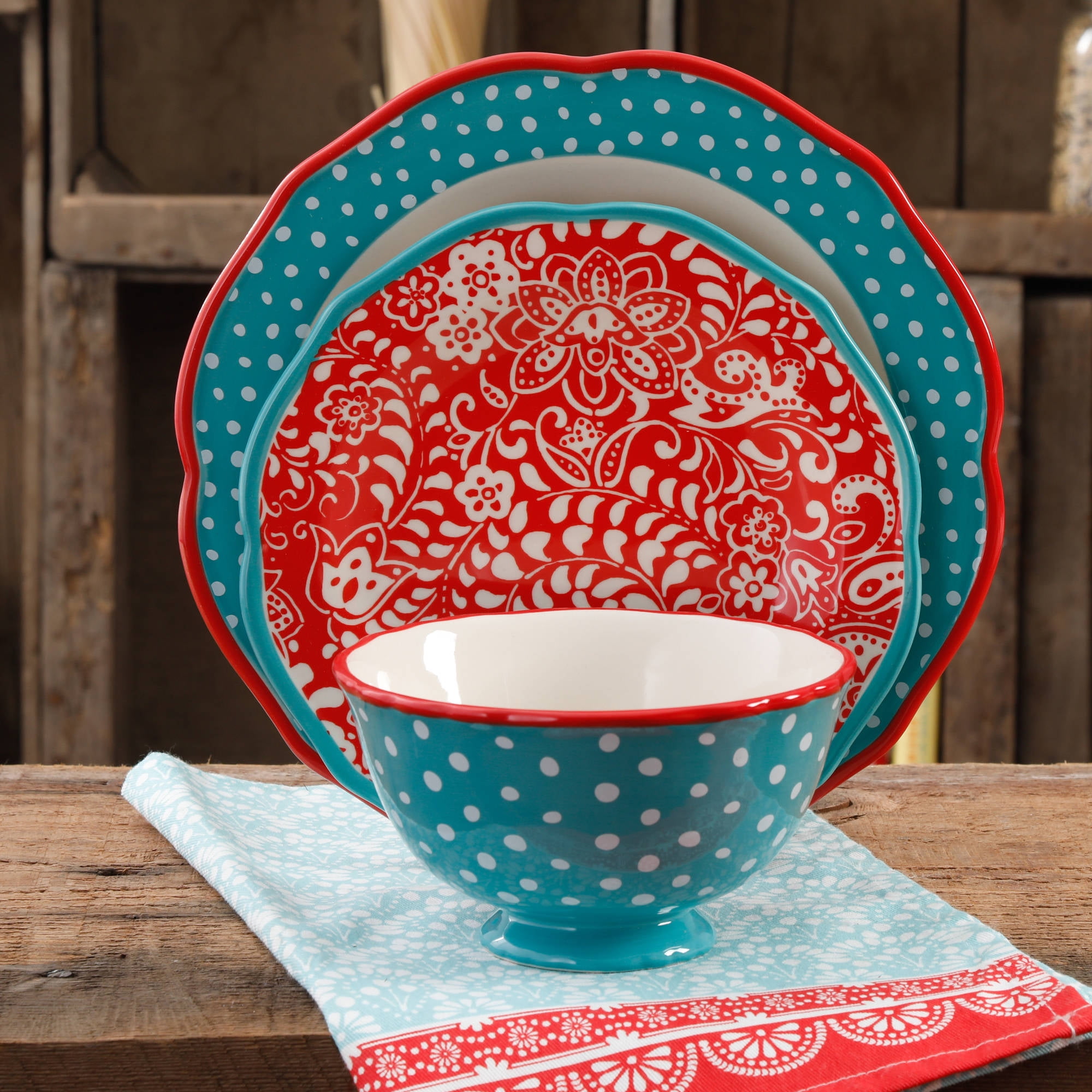 The-Pioneer-Woman-Traveling-Vines-12-Piece-Dinnerware-Set_15ab7692-60ba-40ec-86ac-3c57c80a3677_1.b92eb804a65f28aae729345c86c916dc.jpeg