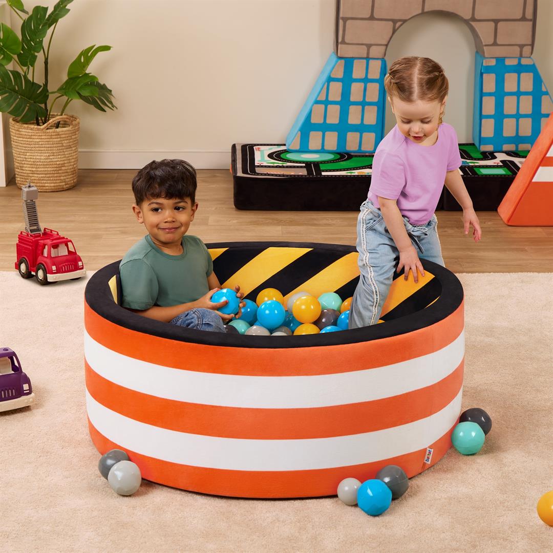 Battat Hop in Ball Pit Build City Foam Ball Pit with 65+ Balls and Washable Cover, Toddler and Indoor Preschool Toys - Image 4
