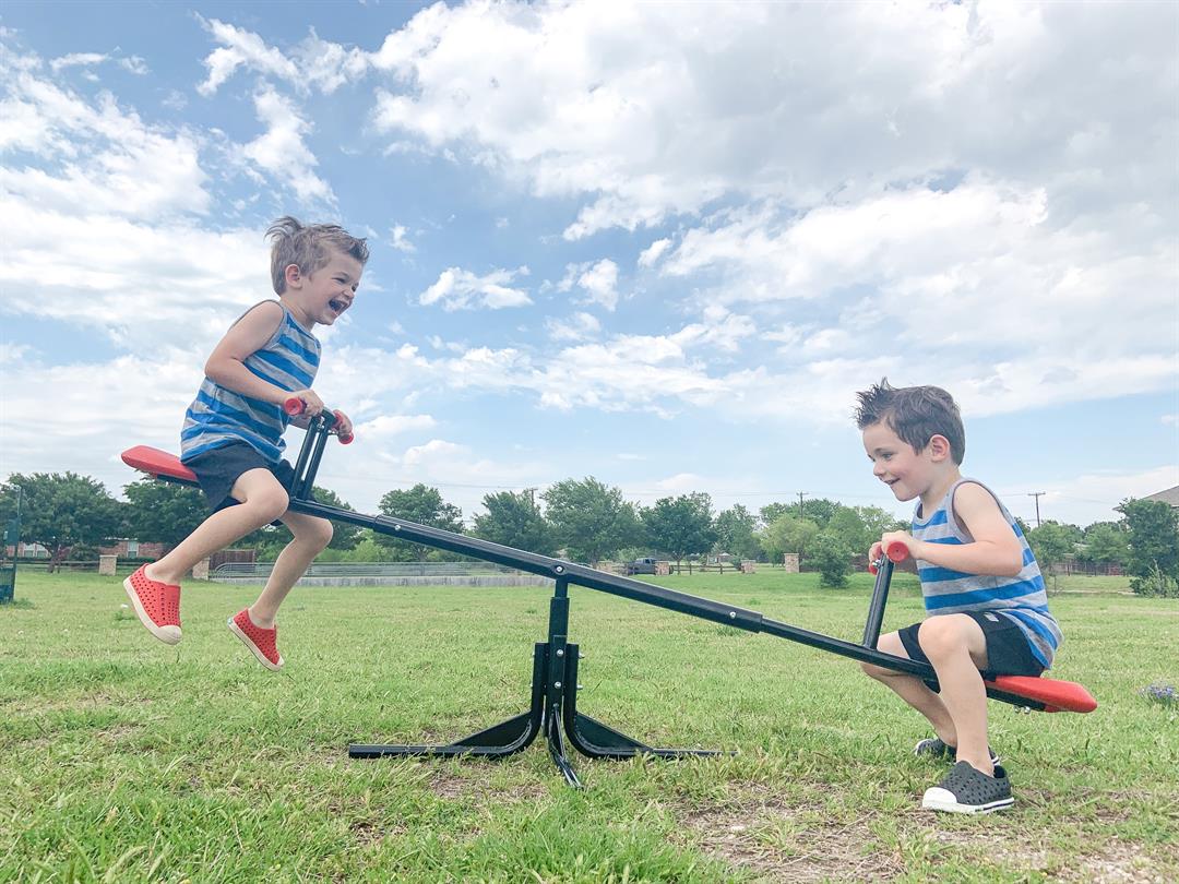 Gener8 Metal Teeter Totter GS28277, Recommended for Ages 3 Years and up - Image 4