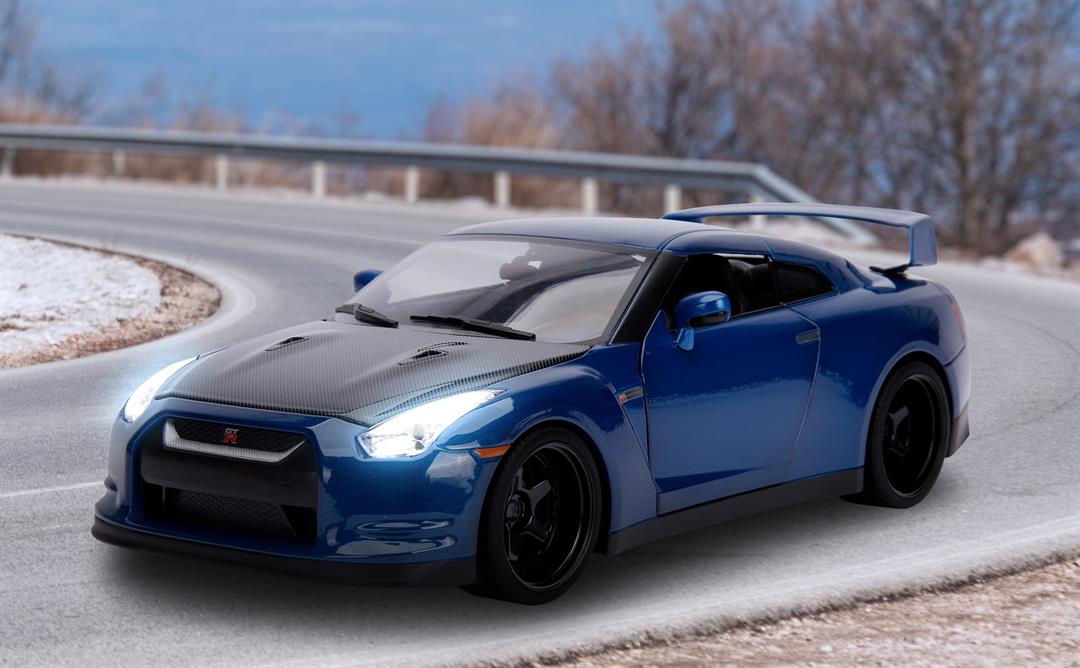 Jada Toys Fast & Furious Brian's 2009 Nissan GT-R (R35), Light-up, 1:18 Die-Cast Car & 3" Brian Figure, Model Vehicles - Image 2