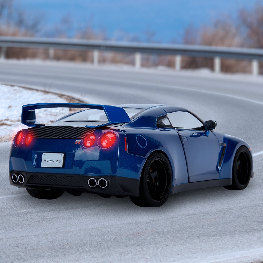 Jada Toys Fast & Furious Brian's 2009 Nissan GT-R (R35), Light-up, 1:18 Die-Cast Car & 3" Brian Figure, Model Vehicles - Image 9