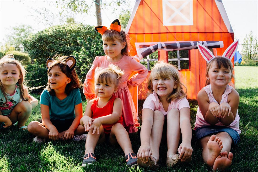 Pacific Play Tents Barnyard Playhouse Tent Red Polyester, Child - Image 13