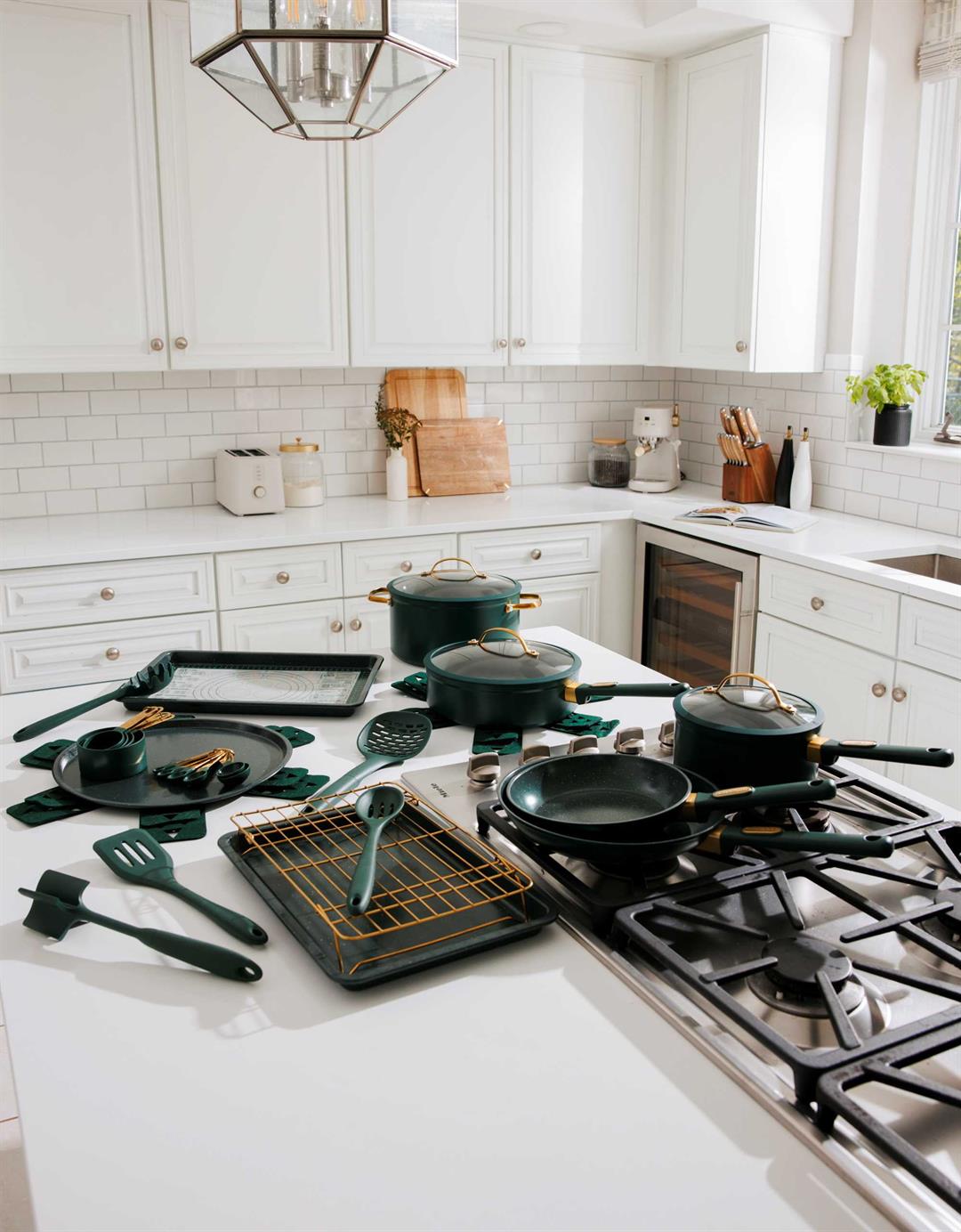 Thyme & Table 32-Piece Aluminum Cookware Set - Green - Image 4